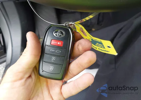 2023 Toyota Crown Limited z USA, uszkodzony, nr VIN JTDAAAAF3P3007303